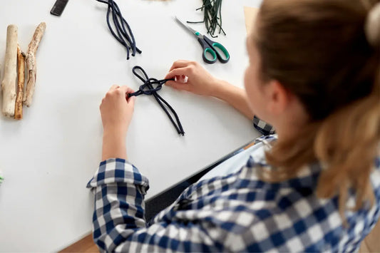 Leather Cord Knot Mastery: Jewelry Craft